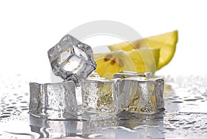 Ice cubes and lemon slices