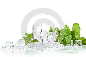 Ice cubes and mint leaves