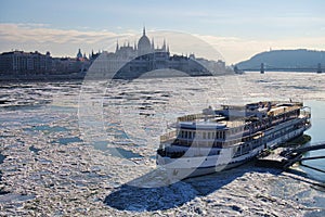 Ice on the Danube