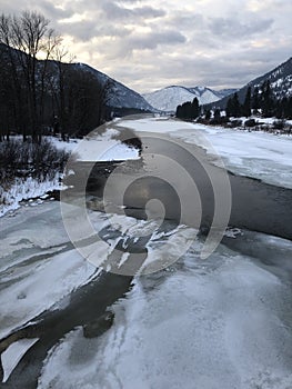 Ice flows on the Clark Fork River