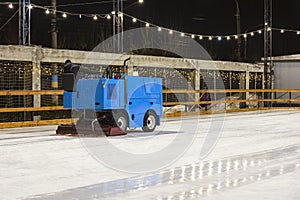 ice leveling machine