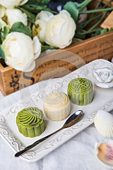 Ice mooncakes
