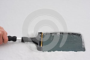 Ice scraper
