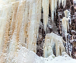 Ice streams of the frozen falls