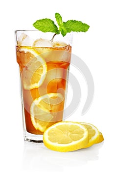 Ice tea with lemon