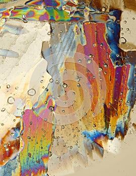 Ice under polarized light