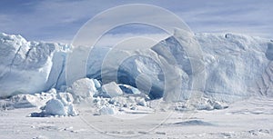 Glaciar sobre el Antártida 
