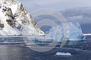 Icebergs and Western Antarctic Peninsula