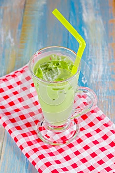 Iced green tea