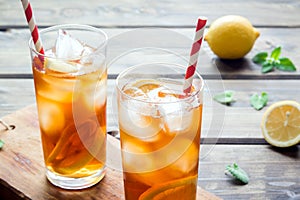 Iced tea with lemon