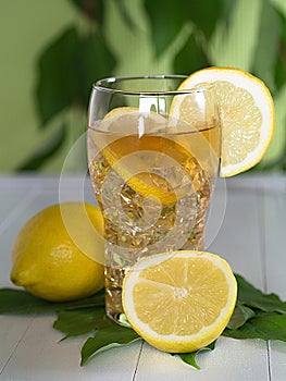Iced tea with lemon