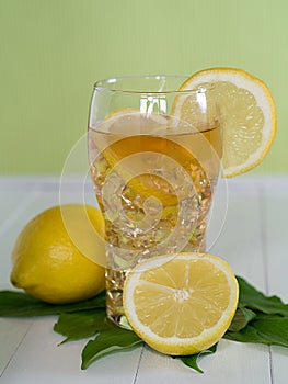 Iced tea with lemon