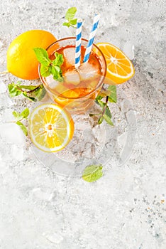 Iced tea with lemon and mint