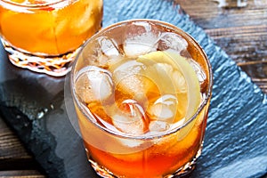 Iced tea with lemon