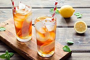 Iced tea with lemon