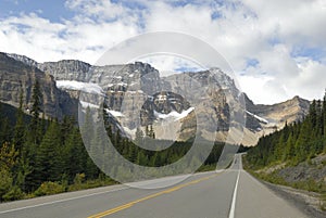 Icefields Parkway in Canadian Rockies photo