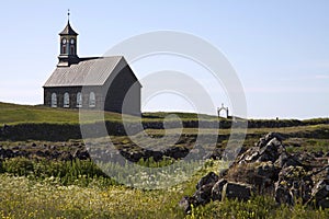 Islandia iglesia en pequeno aldea 