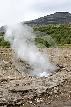 Iceland-Haukadalur -Litli Geysir-Golden Circle