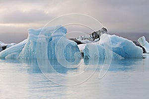 Iceland: Icebergs in glacier lake