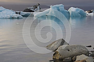 Iceland: Icebergs in glacier lake
