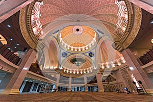 Icónico malasia islámico mezquita el techo 