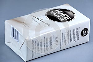 Idee Kaffee pack of grounded coffee, isolated