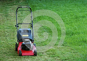 Idle lawnmower