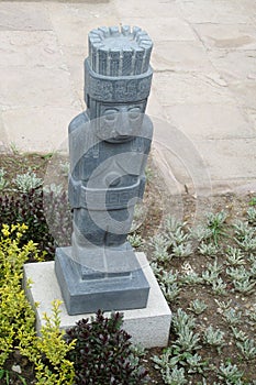 Idol statue from Tiwanaku