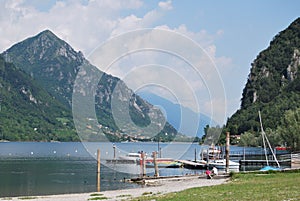 Idro lake photo