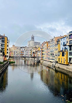 Iglesia de San Feliu, casas de colores y rio Onyar, Gerona (Spain) photo