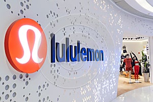 lululemon athletica shop illuminant logo