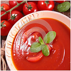 Illustration of a soup of tomatoes