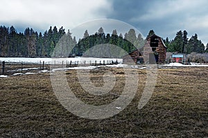 Illustration Wooded Barn in a snowy field