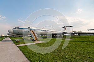 Ilyushin Il-62 plane photo