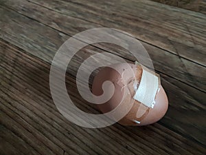 An image of a band on an egg
