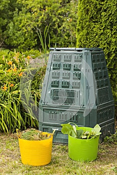 Image of compost bin in the garden