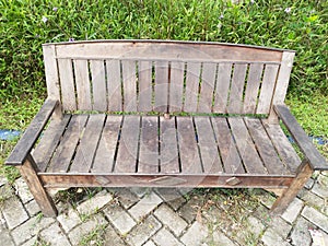 image of a dull bench in the park