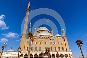 Image of the facade of the Alabaster Mosque