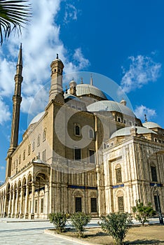 Image of the facade of the Alabaster Mosque