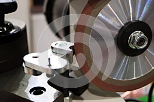 The image of the grinding machine