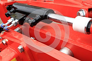 The image of the hydraulic cylinder