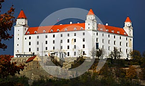 Obrázek středověkého Bratislavského hradu, část historie Slovensko