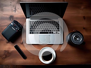 Pulire minimalista ufficio scrivania computer portatile caffè tazza taccuino 
