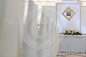 An image of tables setting at a luxury wedding hall