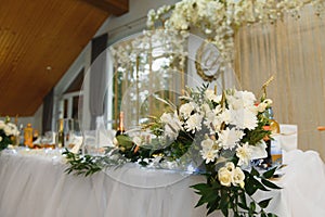 An image of tables setting at a luxury wedding hall