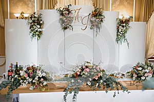 An image of tables setting at a luxury wedding hall