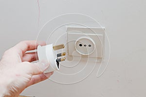 Incompatible electricity plug and socket