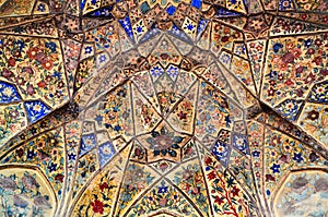 Incredible geometric interior art of the Mughal era