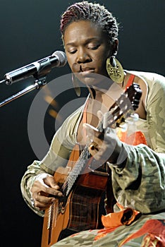 India.Arie performing live.