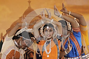 India dancers